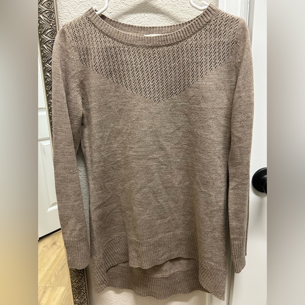 New York & Company Taupe Crew Neck Sweater